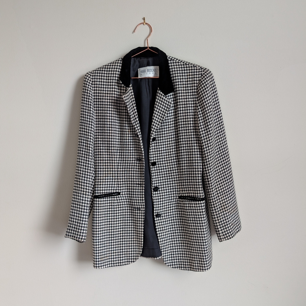 Hugo Buscati Black and White Houndstooth Blazer with Contrast Collar